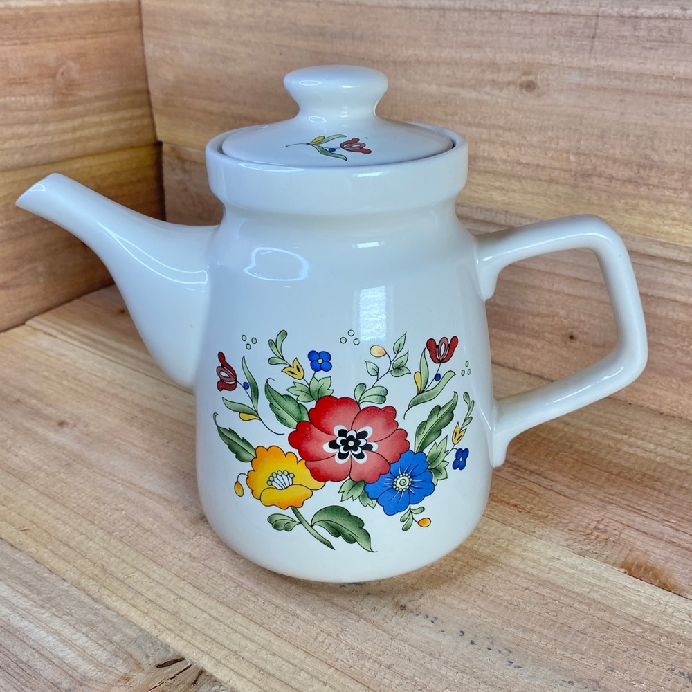 Provincial by Home Concepts Stoneware Teapot Floral Pattern Made in Korea